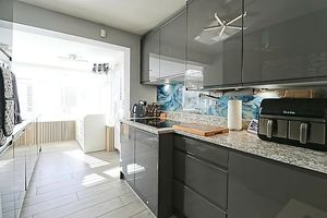 Kitchen- click for photo gallery